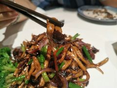 茶树菇肥牛粒-八府香鸭·啫啫煲(华山路店)