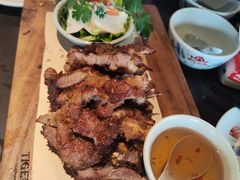 -大头虾越式风味餐厅(光明广场店)