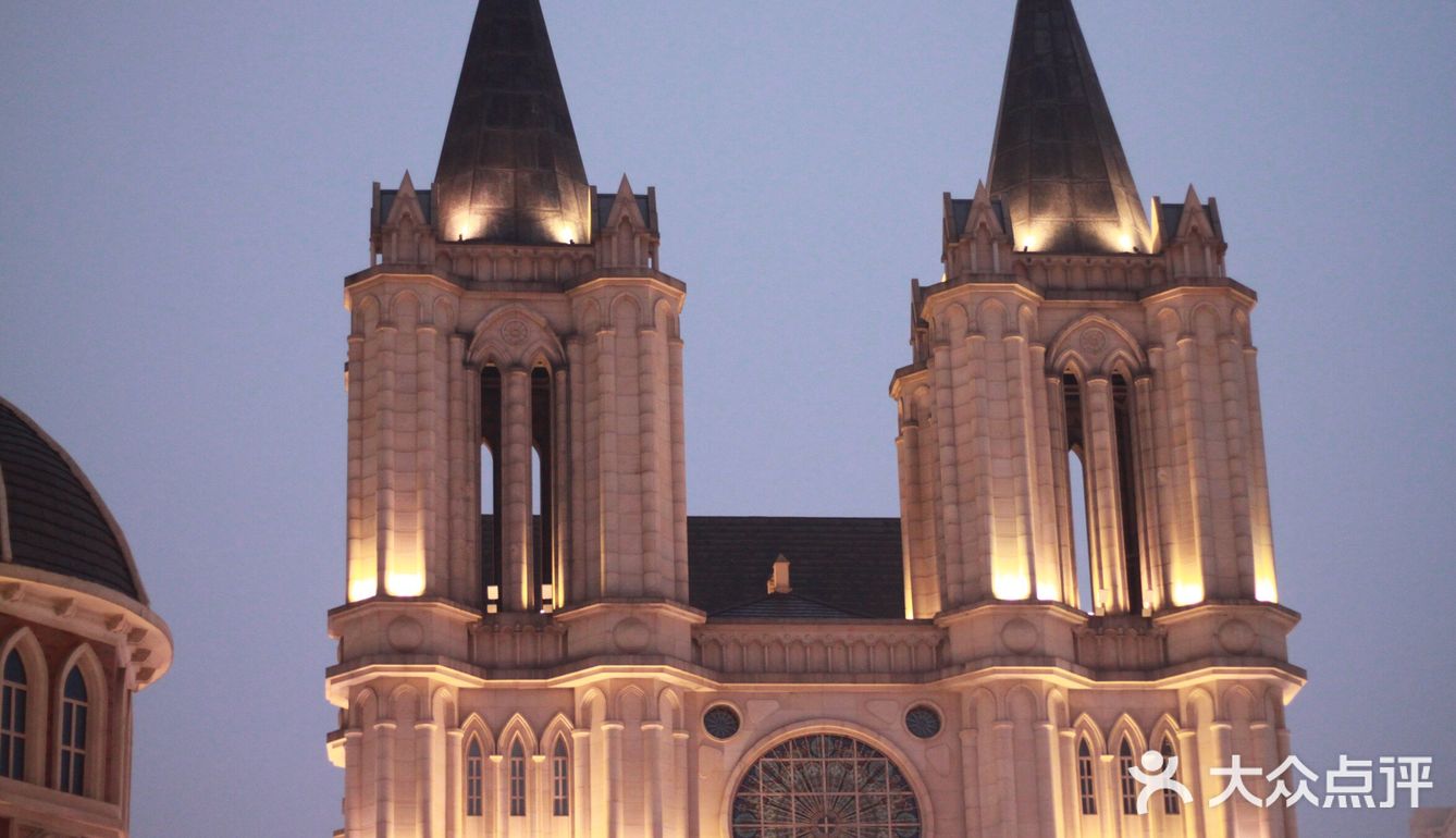 亮如白昼，异域风情浓郁～武汉必去景点之一 值得打卡️