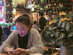 -临界音乐酒馆·小龙虾·江湖菜(华熙LIVE·鱼洞店)