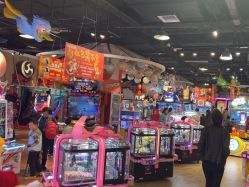 -卡通尼乐园(新达汇三林店)