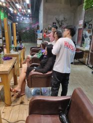 -震轩美容美发连锁店