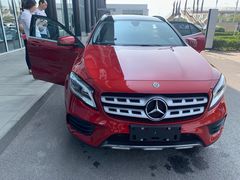 -天津波士信达奔驰4S店(卫津南路店)