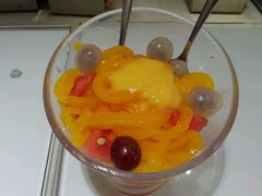鲜杂果拉面-糖糖屋•糖水•雪花冰店(时尚天河店)