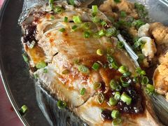 蒸鲫鱼骨-肥佬烧鸡鱼棚