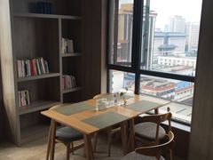 -西安大雁塔科技大学地铁站亚朵酒店