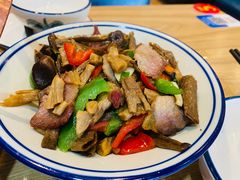 鹿茸菌炒腊肉-妈妈的味道·腾冲特色菜(和顺古镇店)