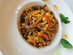 鸡枞菇烧牛柳-梧桐餐厅(泉城路店)