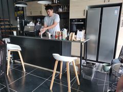 老板在做咖啡-行山咖啡(南湖店)