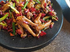 -曼听小寨海鲜烧烤·大连辣炒大王(盖州街店)