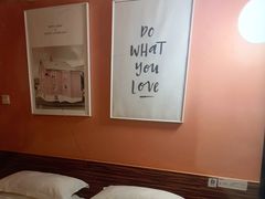 -卡罗酒店(东门晒布地铁站店)