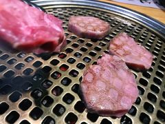 -唯成•韩国炭火烤肉 유성고기