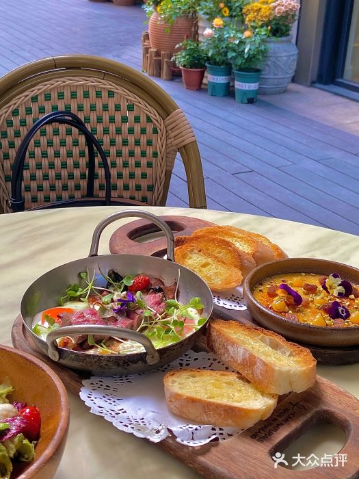 304/BRUNCHRESTAURANT北非牛排蛋图片