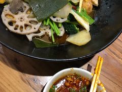 -万记麻辣烫国展总店