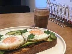 西班牙辣肠牛油果吐司-大酉·M Coffee(北京美术馆店)