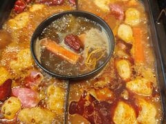 -老牌坊云南鱼豆花火锅(爱建店)