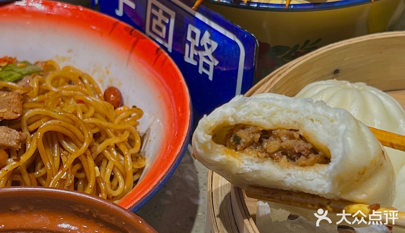 哈尔滨探店|我晕🥹吃拌粉 被油条包麻糍圈粉了