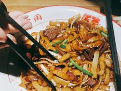 干炒牛河-融合四喜茶餐厅(番禺市桥友利店)