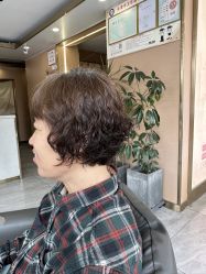 -一東造型烫发染发