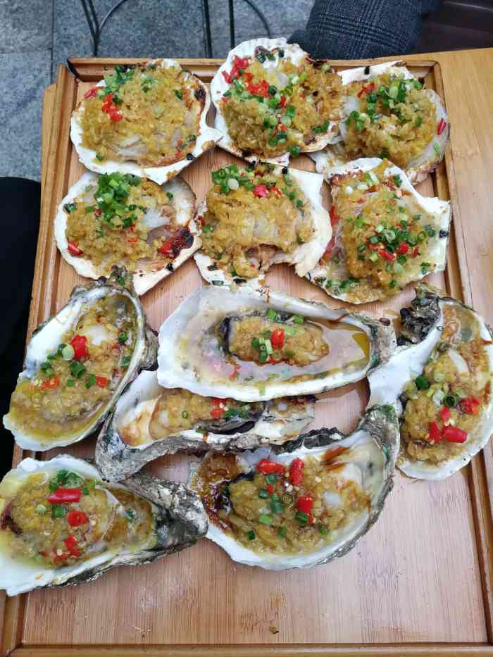 夜市小海鲜(百盛购物中心西大街店)-"和朋友吃完饭,逛了会街,刚好逛到