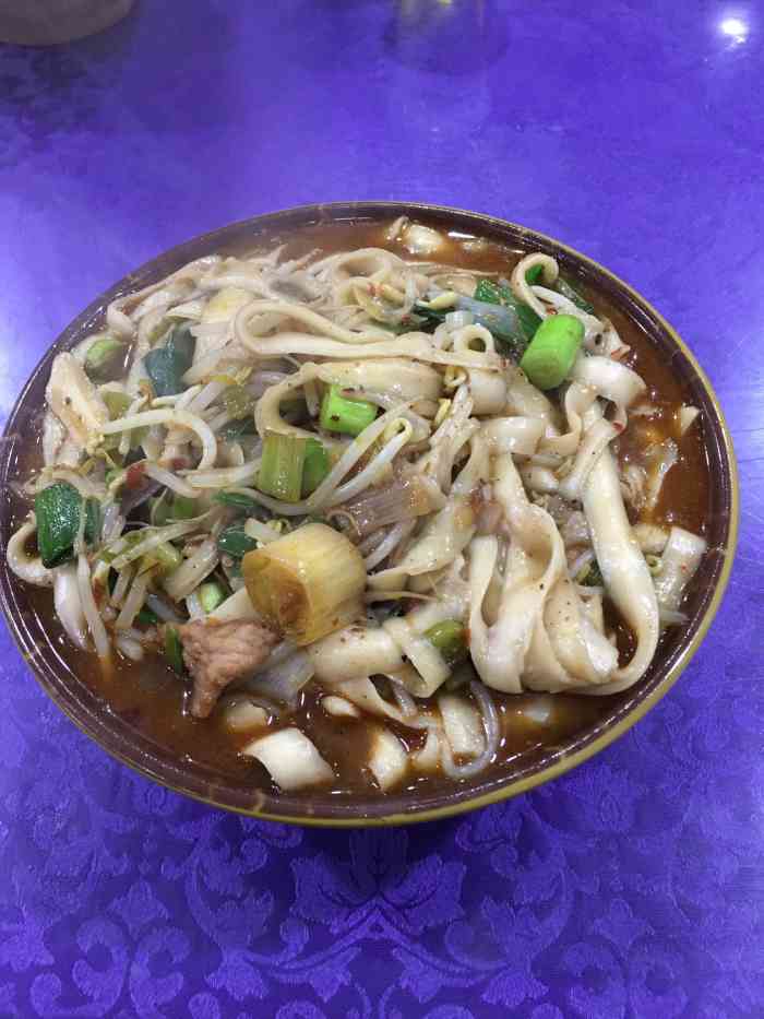宋家登封第一刀削面-"点的外卖,份量足味道也不差,入口不是很辣.