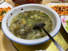 酸菜滑肉汤-洪霞餐馆