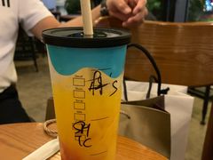 -星巴克臻选(深圳龙华红山天虹店)