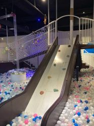 -塔塔王国·主题儿童游乐园(奥城商业广场店)