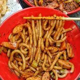 小心掉到衣服！里面竟然满满都是鲜羊肉，还流汁！