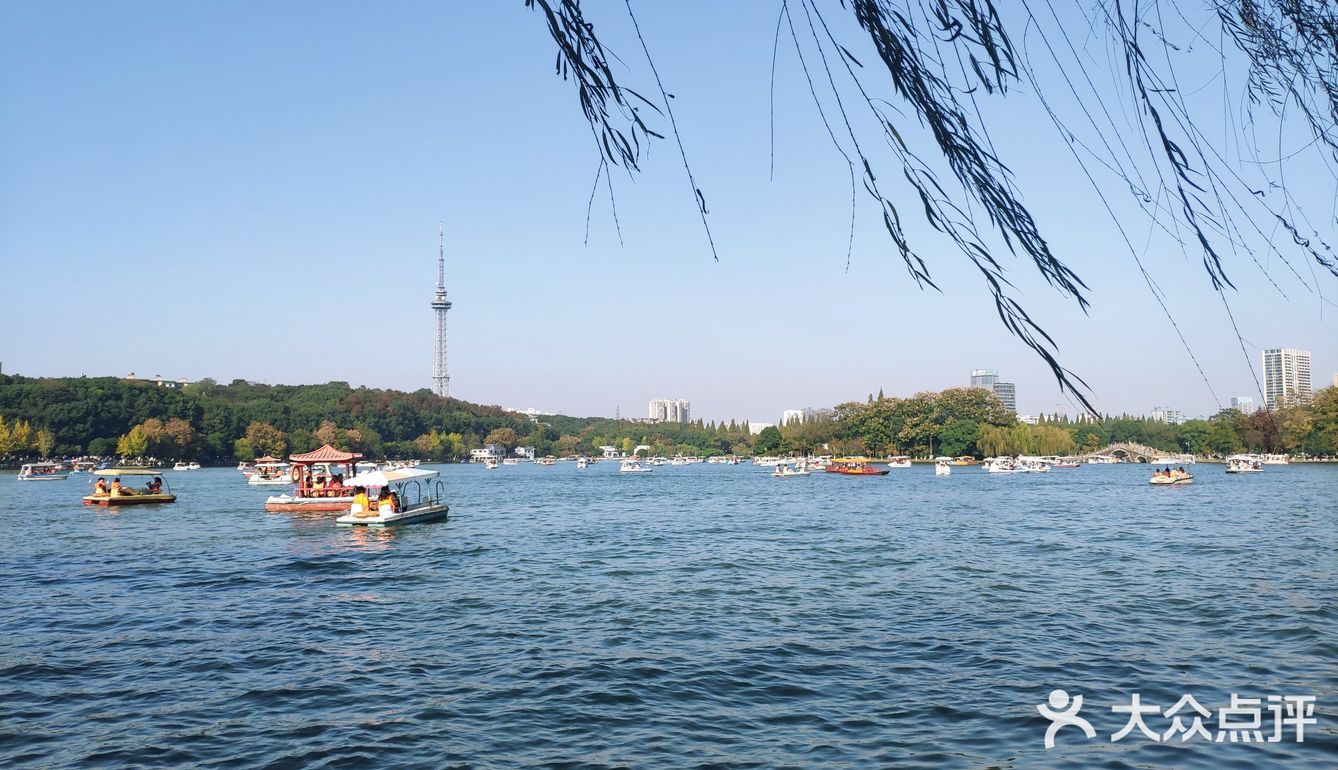 烈士公园原来可以这么美[亲亲]