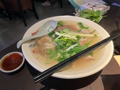 -大头虾越式风味餐厅(光明广场店)