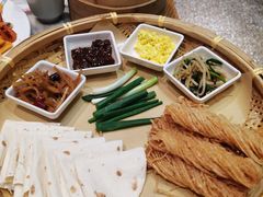 大饼卷天下-掌柜的店·河南菜(新天地店)