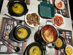 -金马门国际美食百汇(珞喻路店)