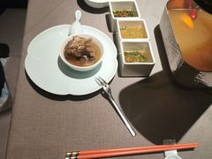 -左庭右院鲜牛肉火锅黑金店(陆家嘴中心店)