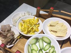 -桥香园正宗过桥米线(机场五店)