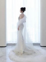 -月月婚纱礼服仓储店(王府井店)