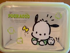 -名创优品(北京新中关购物中心地铁层店)