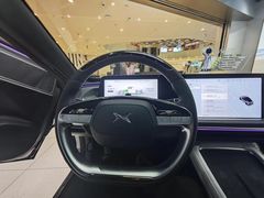 -小鹏汽车(上海静安大融城店)