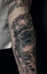 -木子·纹身店TATTOO穿孔·洗纹身