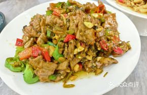 Stir-fried Yellow Beef with Preserved Mustard Greens