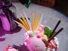 草莓芭菲-陌上花儿·音乐西餐吧(和平店)