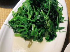 清炒豌豆尖-渝信川菜 · 川味家常菜(长安店)