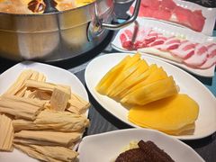 -四季喧黔味豆米火锅(万达广场店)