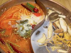 -洱火云南酸菜牛肉火锅(石景山当代商城店)