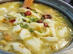 -周鱼小馆石锅酸菜鱼(活力汇店)