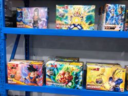 -逝水玩具折扣店