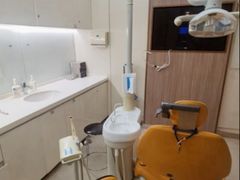-维乐口腔(美维云门诊陆家嘴店)