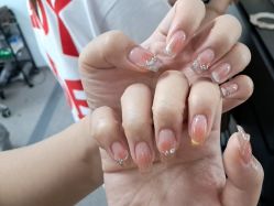 -芊屿芊浔美甲