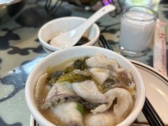 -何哥鲜鱼餐厅(龙湖花园店)