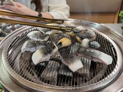 -围炉肉舍•炭烤活鳗•丹东海鲜烤肉(步行街店)